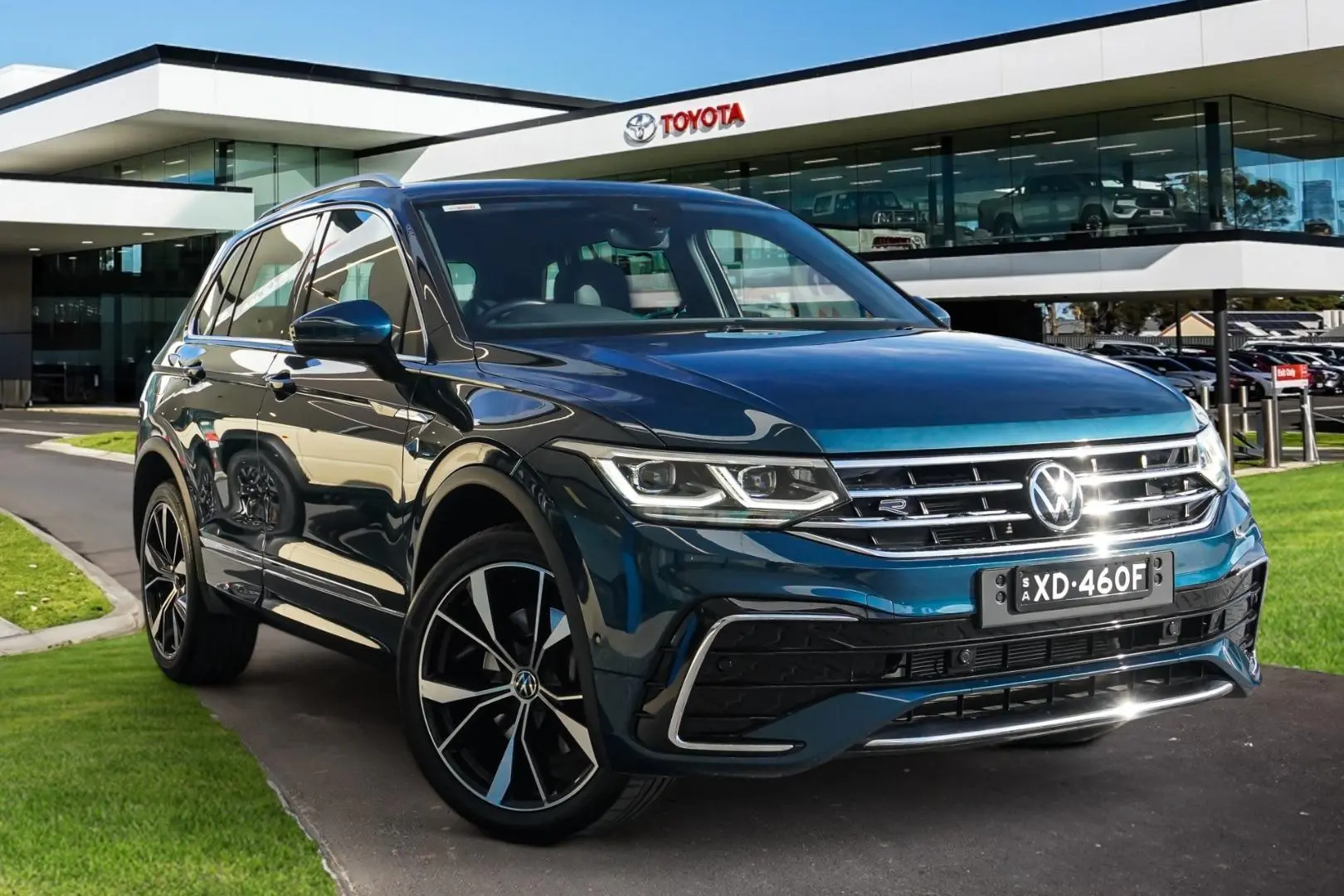 2022 Volkswagen Tiguan Gallery Image 1