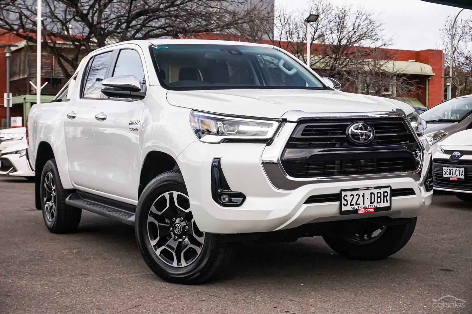 2022 Toyota Hilux Image 2