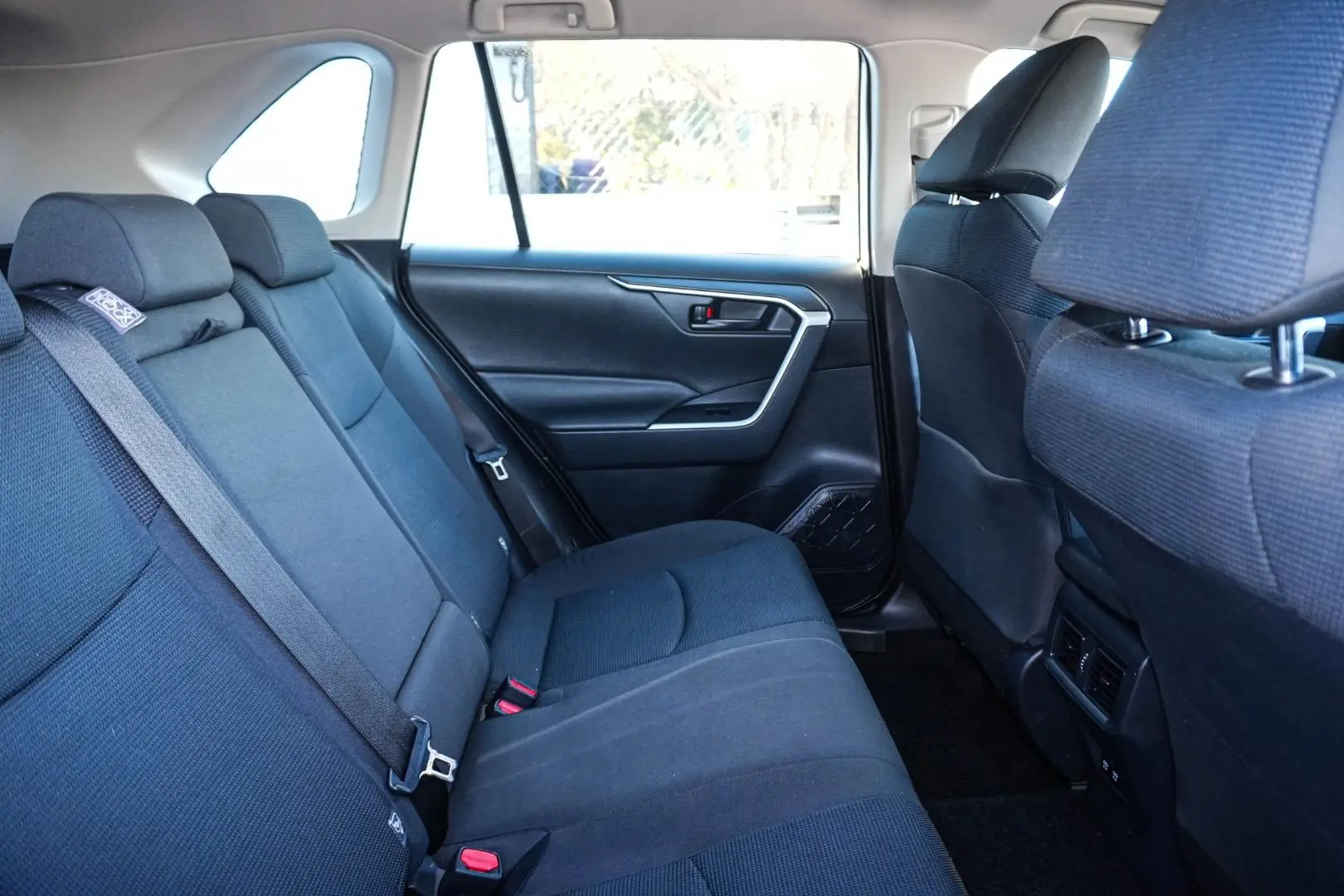 2021 Toyota RAV4 Gallery Image 9