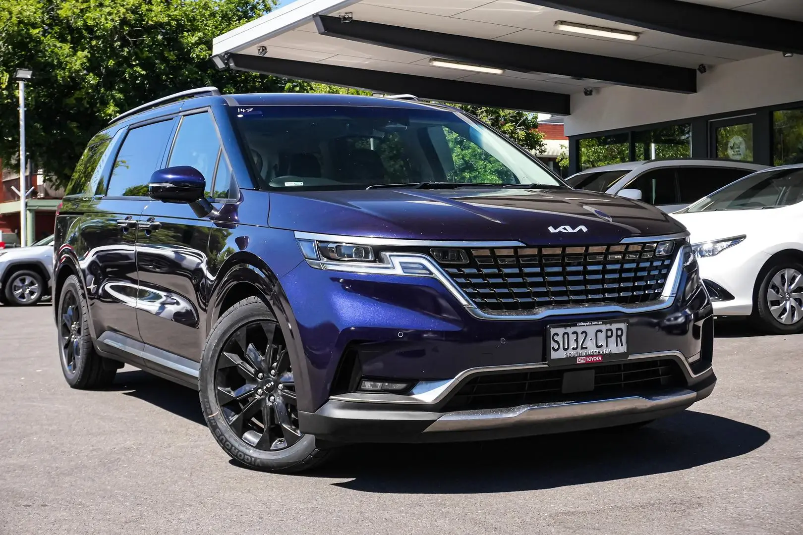 2022 Kia Carnival Gallery Image 2