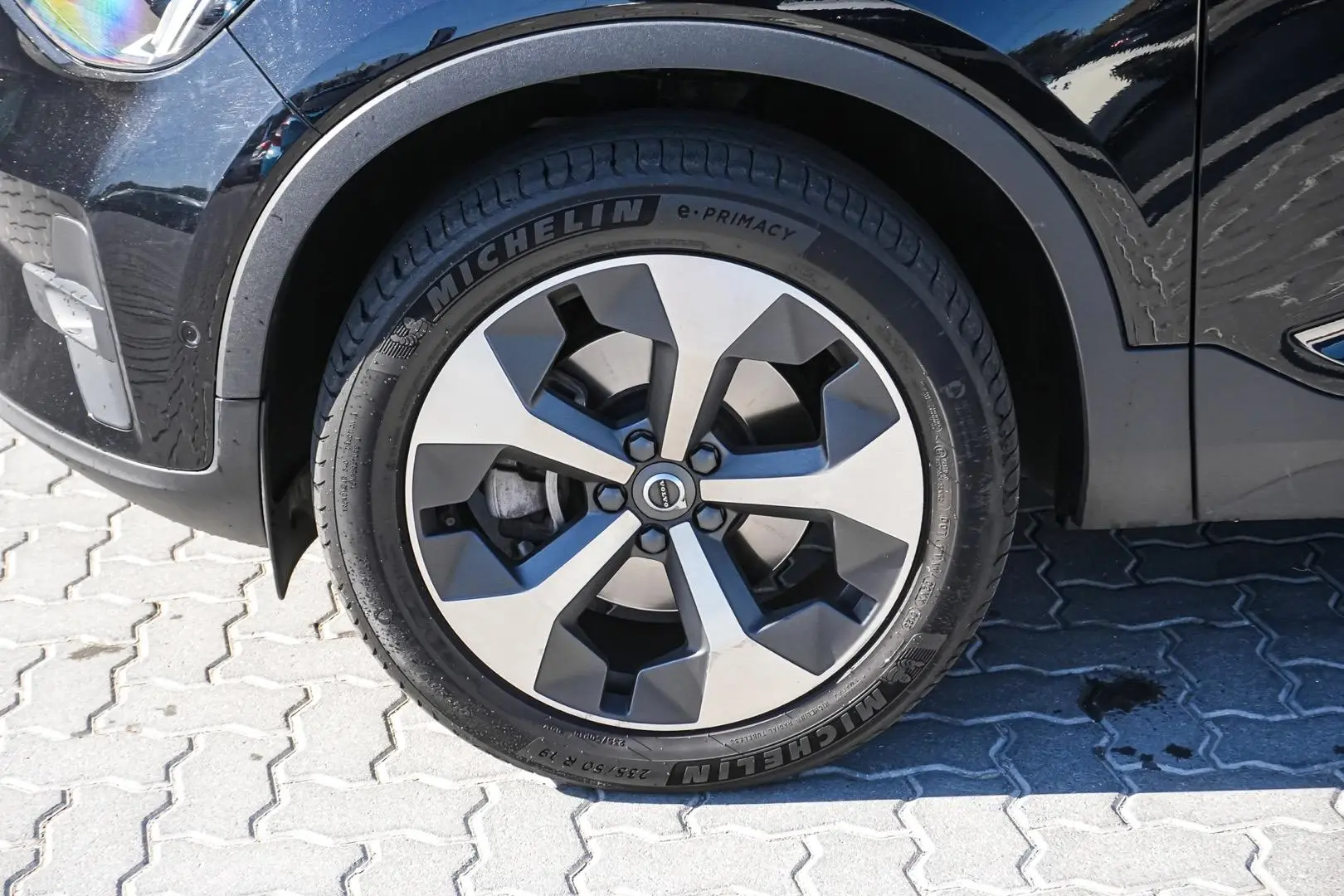 2023 Volvo XC40 Gallery Image 11