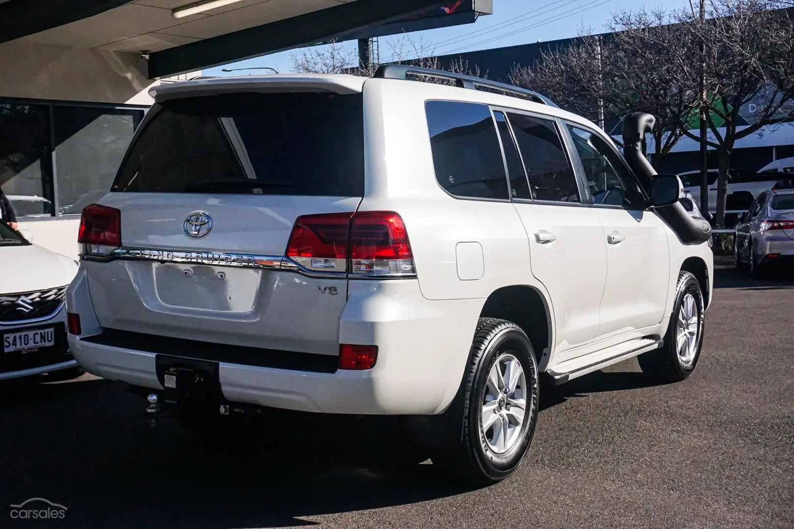 2017 Toyota Landcruiser Image 3