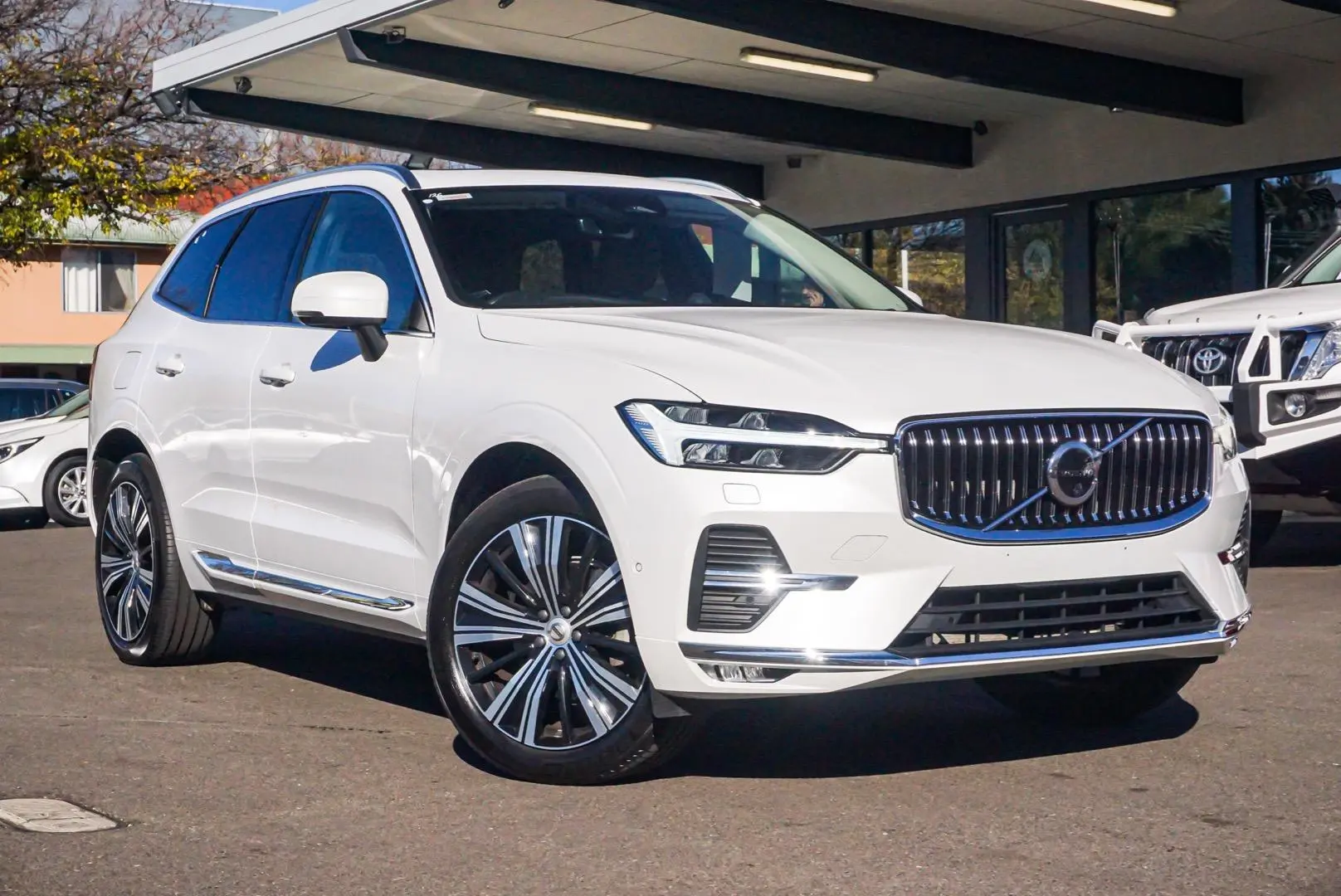 2023 Volvo XC60 Gallery Image 2
