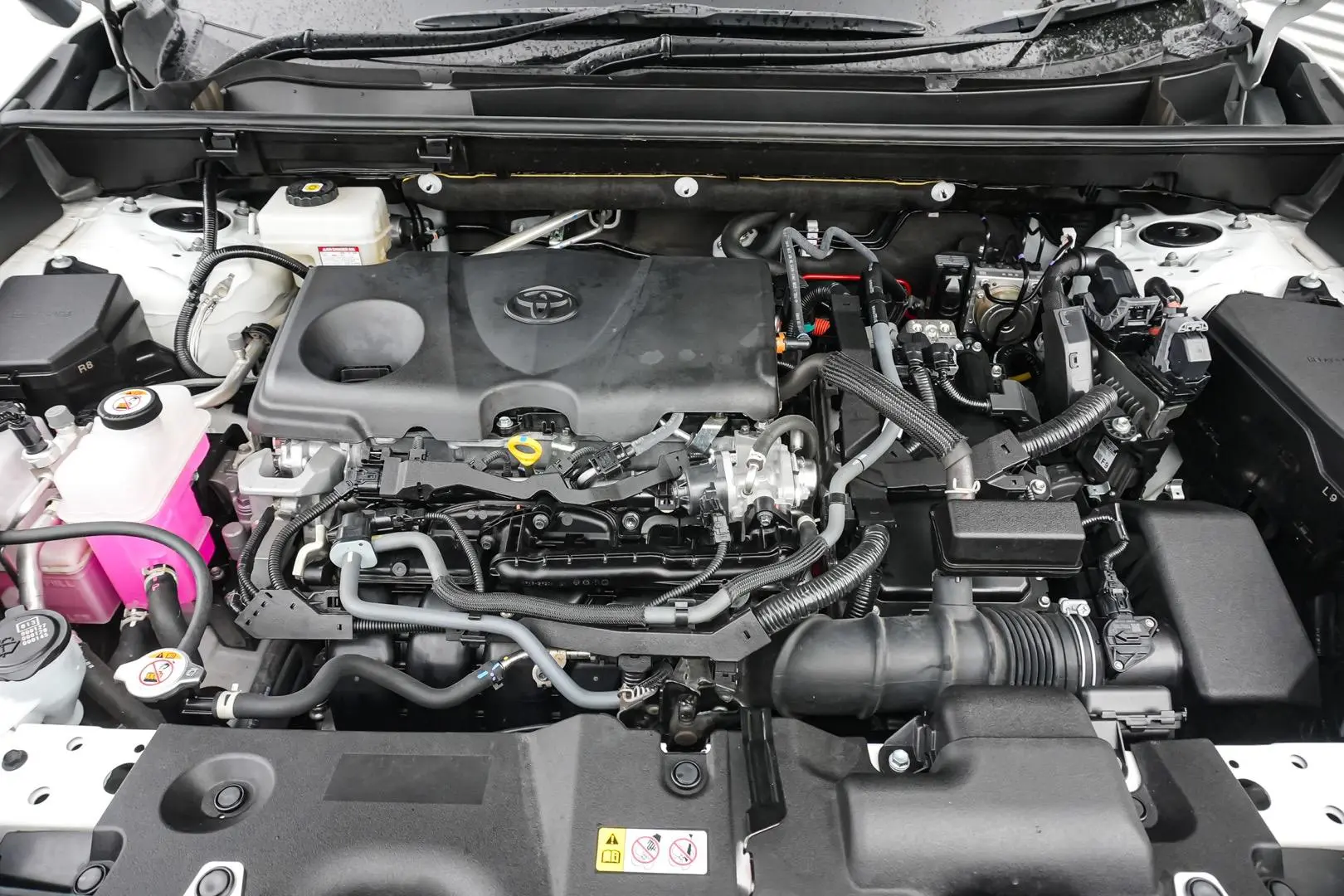 2024 Toyota RAV4 Gallery Image 23