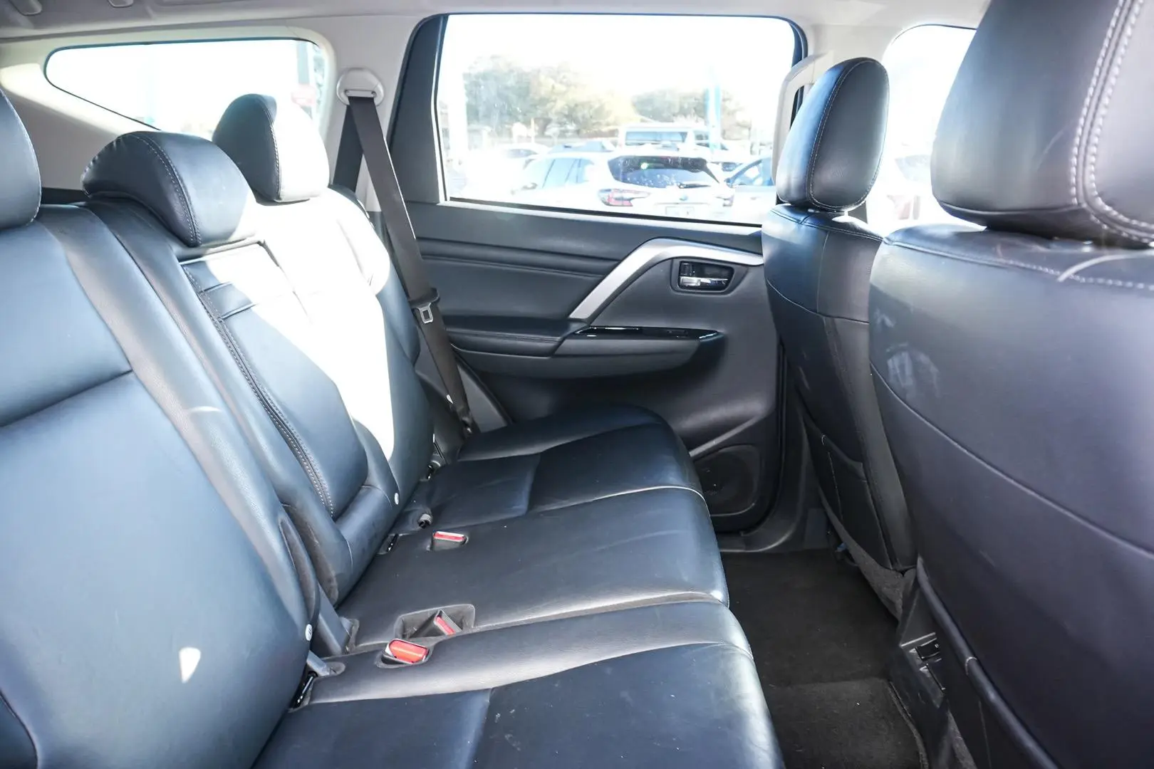 2020 Mitsubishi Pajero Sport Gallery Image 9