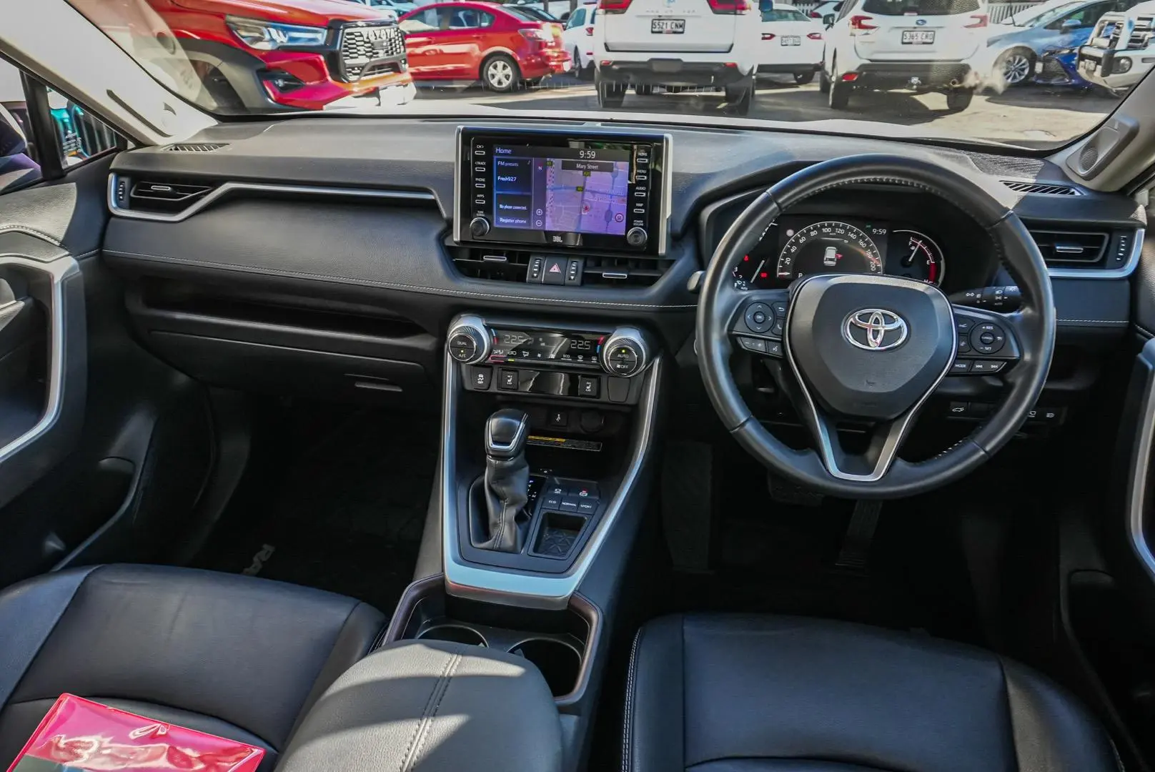 2020 Toyota RAV4 Gallery Image 8