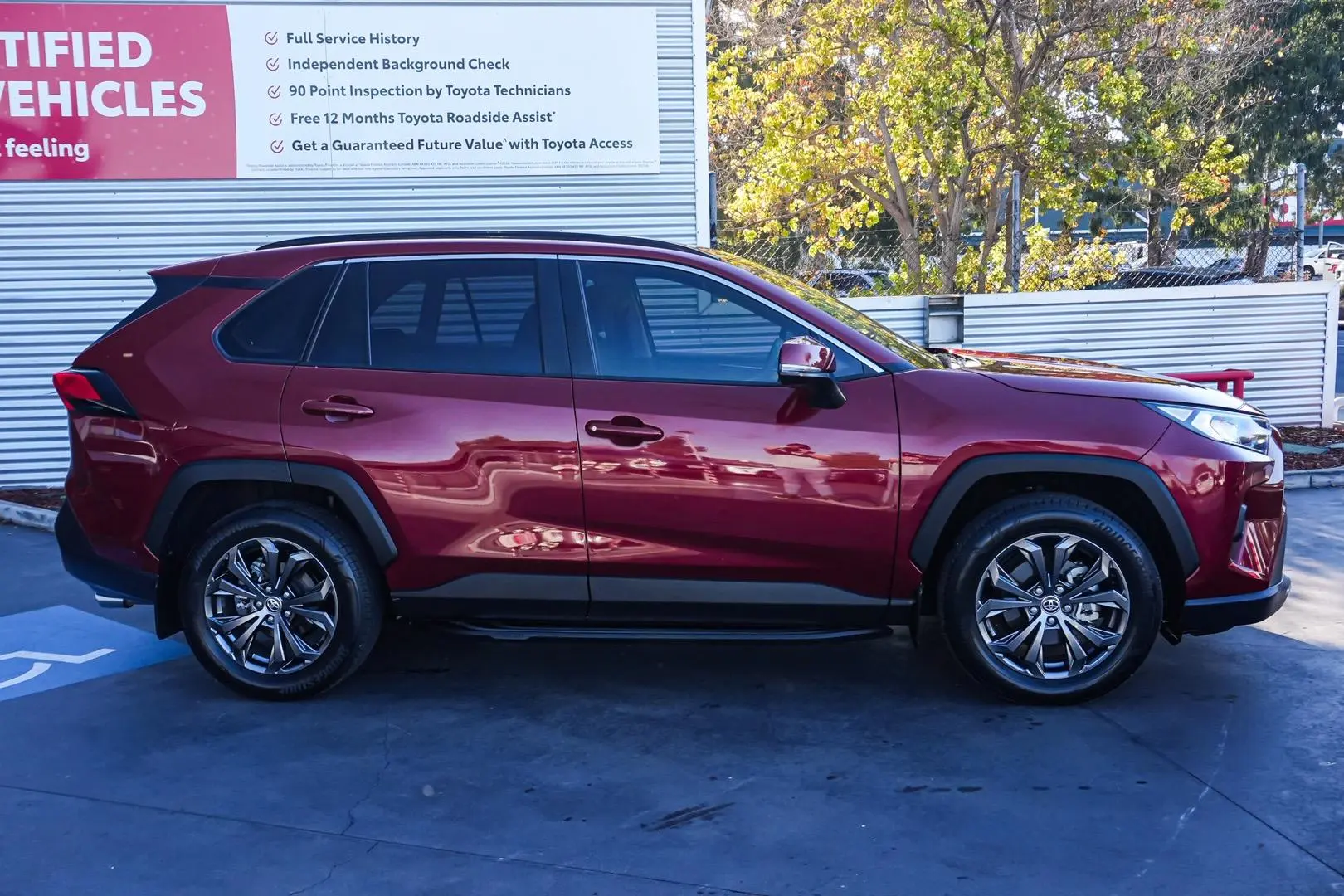 2022 Toyota RAV4 Gallery Image 4