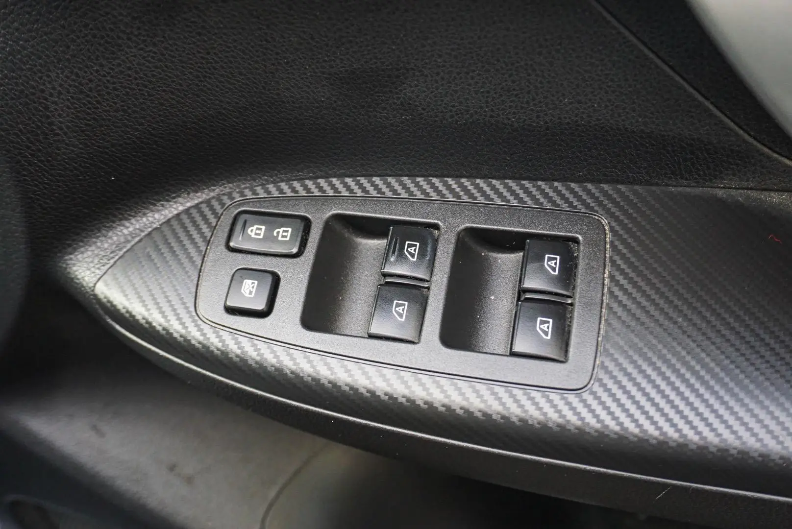 2020 Mitsubishi Eclipse Cross Gallery Image 16