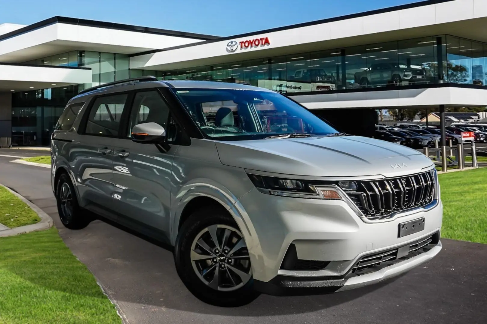 2022 Kia Carnival Gallery Image 1
