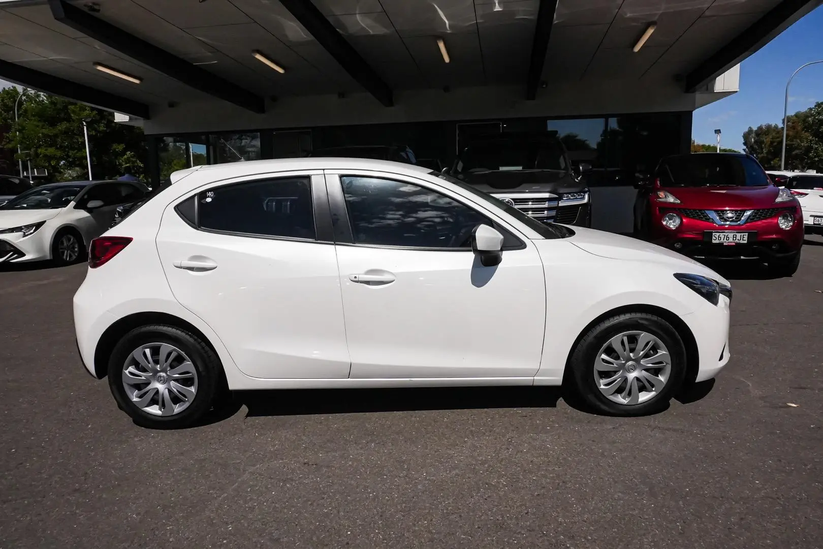 2014 Mazda 2 Gallery Image 4