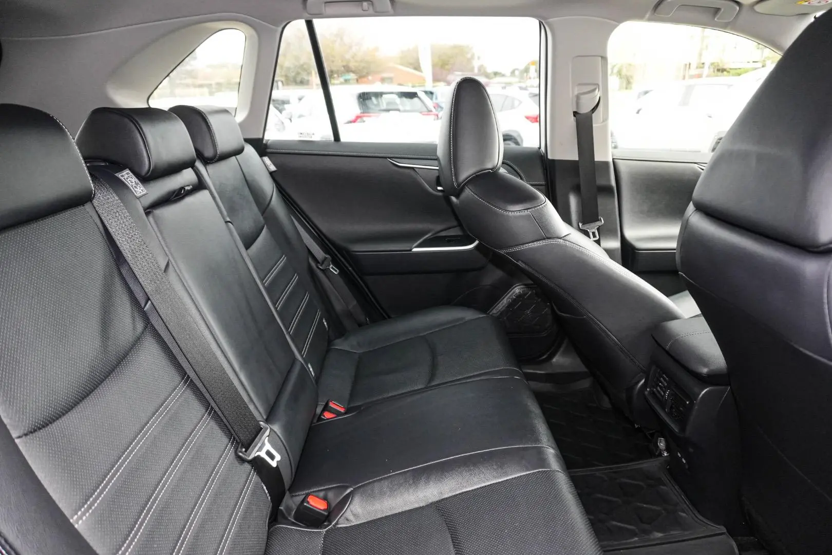 2024 Toyota RAV4 Gallery Image 9