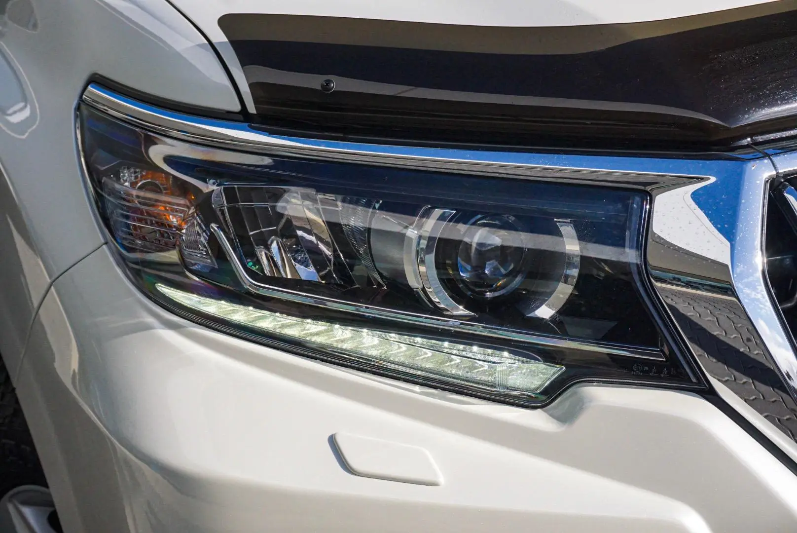 2019 Toyota Landcruiser Prado Gallery Image 12