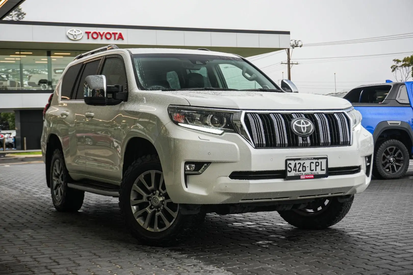 2019 Toyota Landcruiser Prado Gallery Image 2