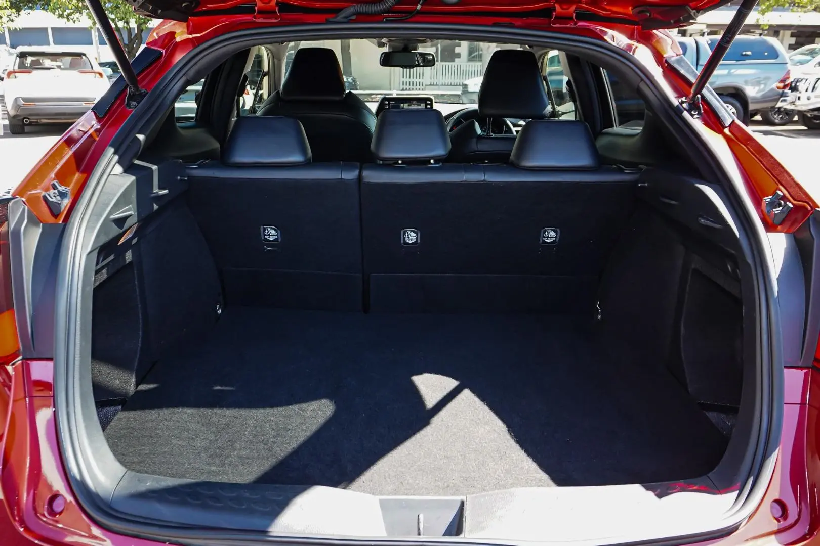 2023 Toyota C-HR Gallery Image 10