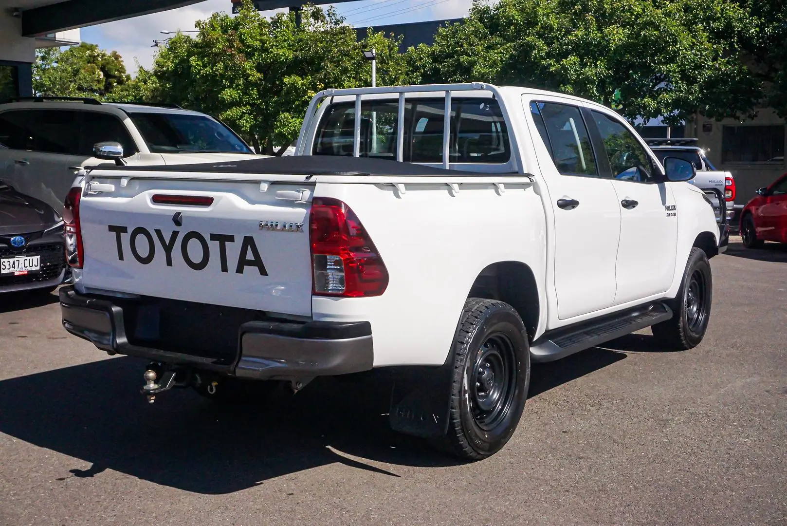 2021 Toyota Hilux Gallery Image 2