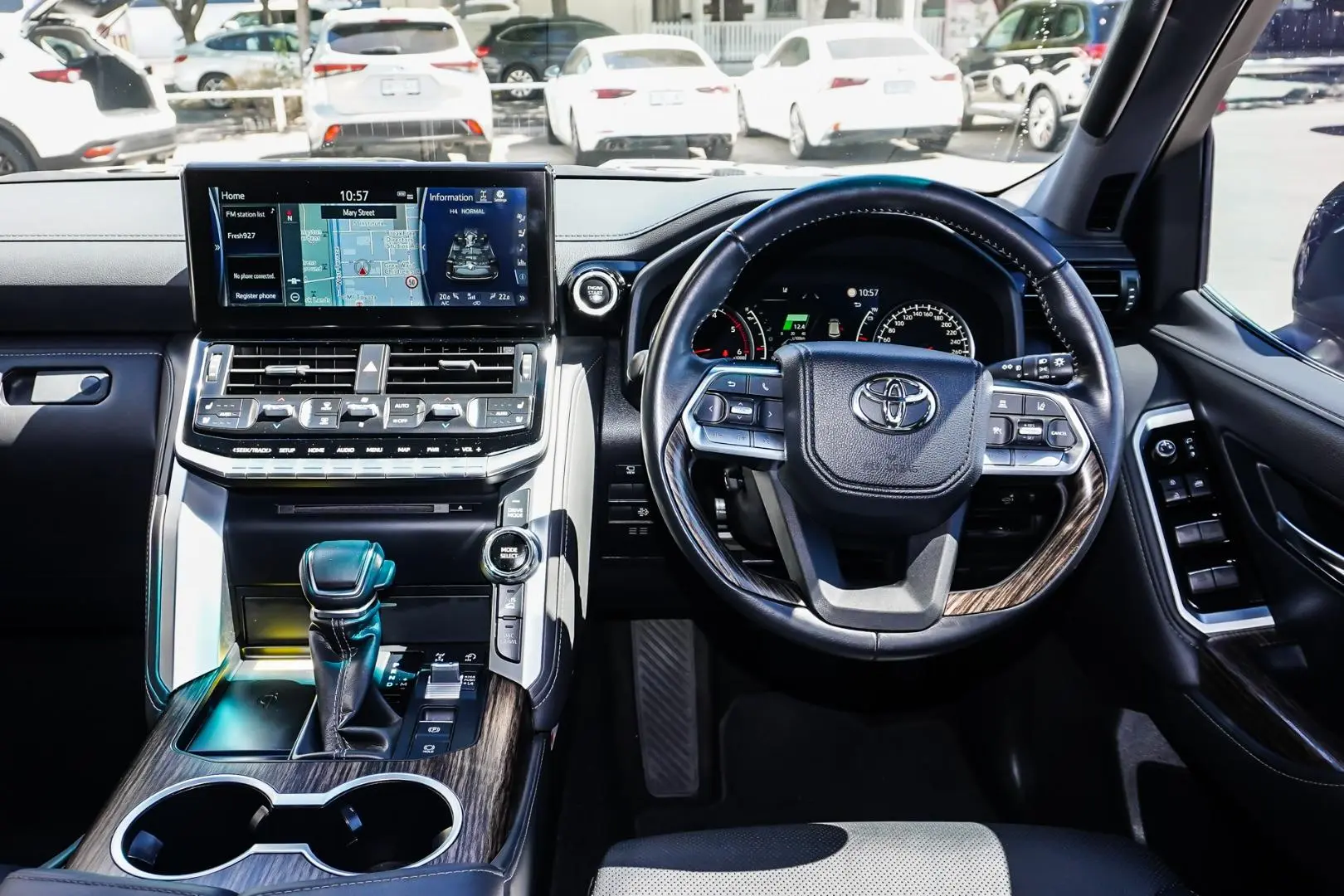 2022 Toyota Landcruiser Gallery Image 8