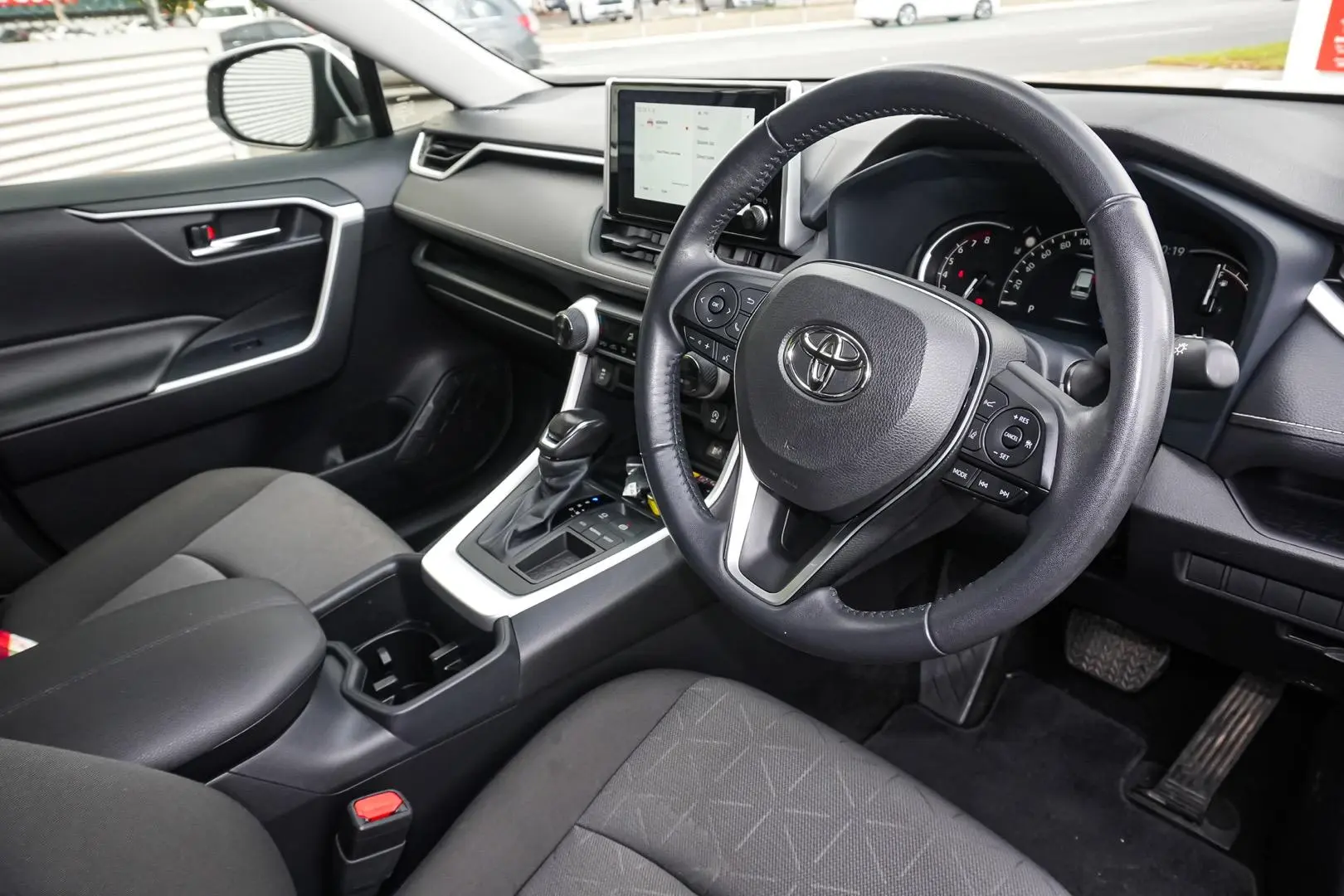 2024 Toyota RAV4 Gallery Image 7