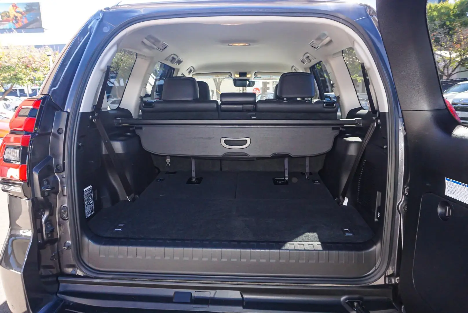 2022 Toyota Landcruiser Prado Gallery Image 11