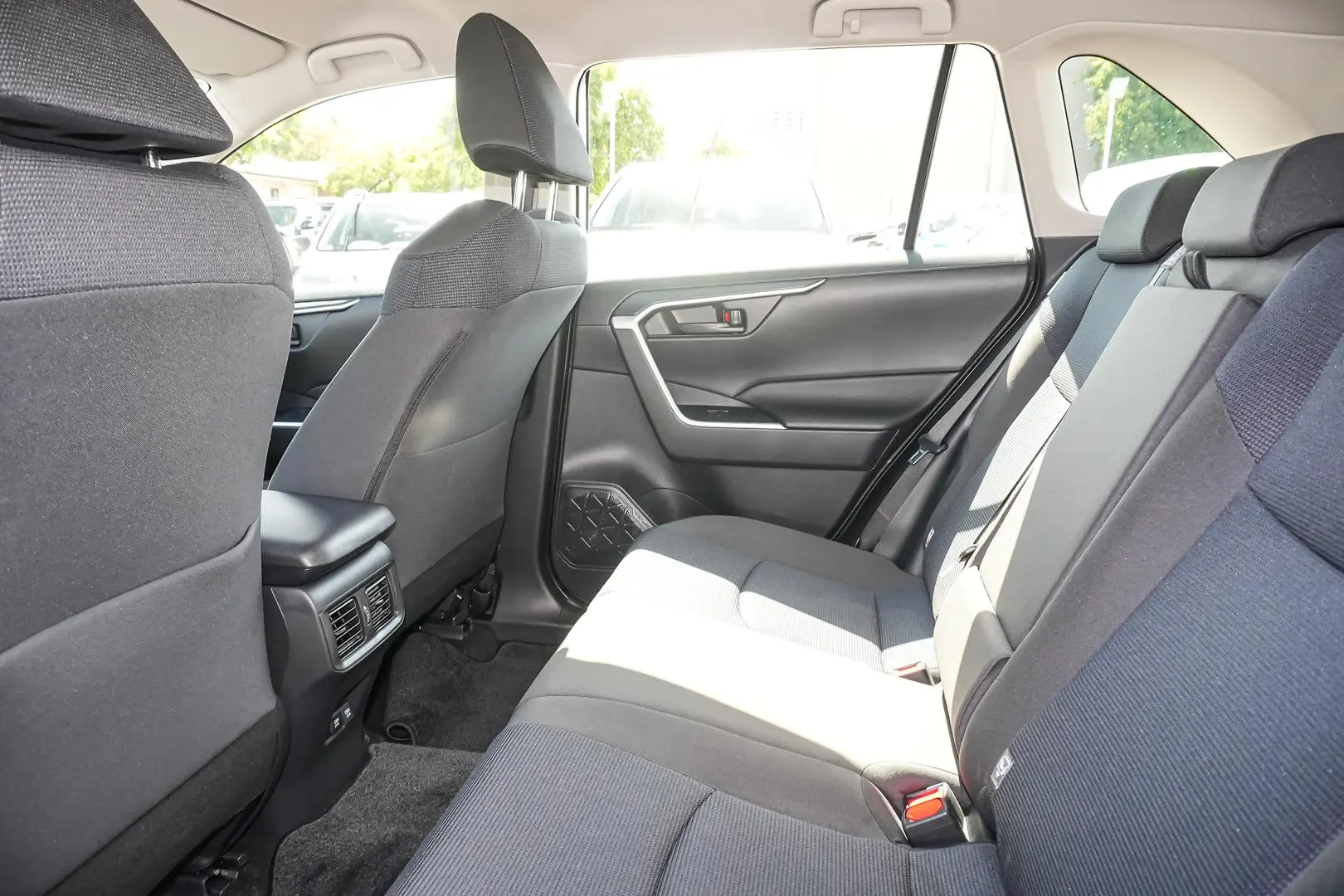 2022 Toyota RAV4 Gallery Image 13