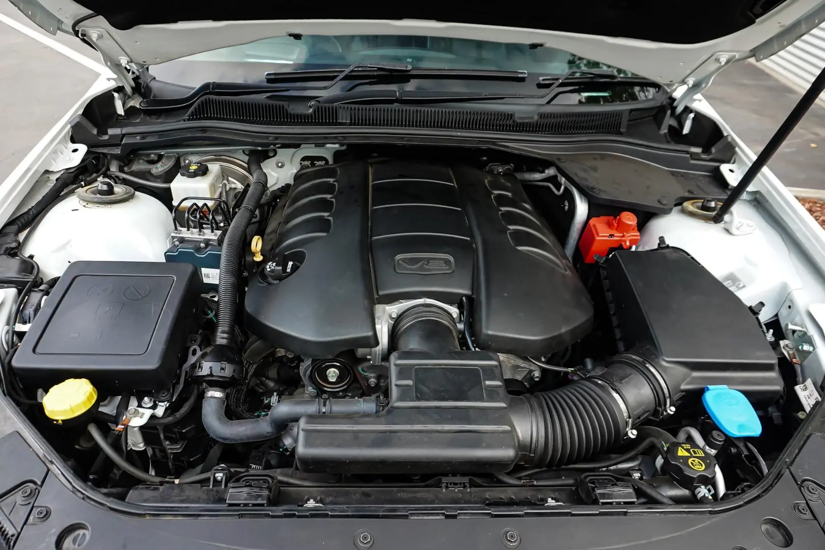 2017 Holden Commodore Gallery Image 27