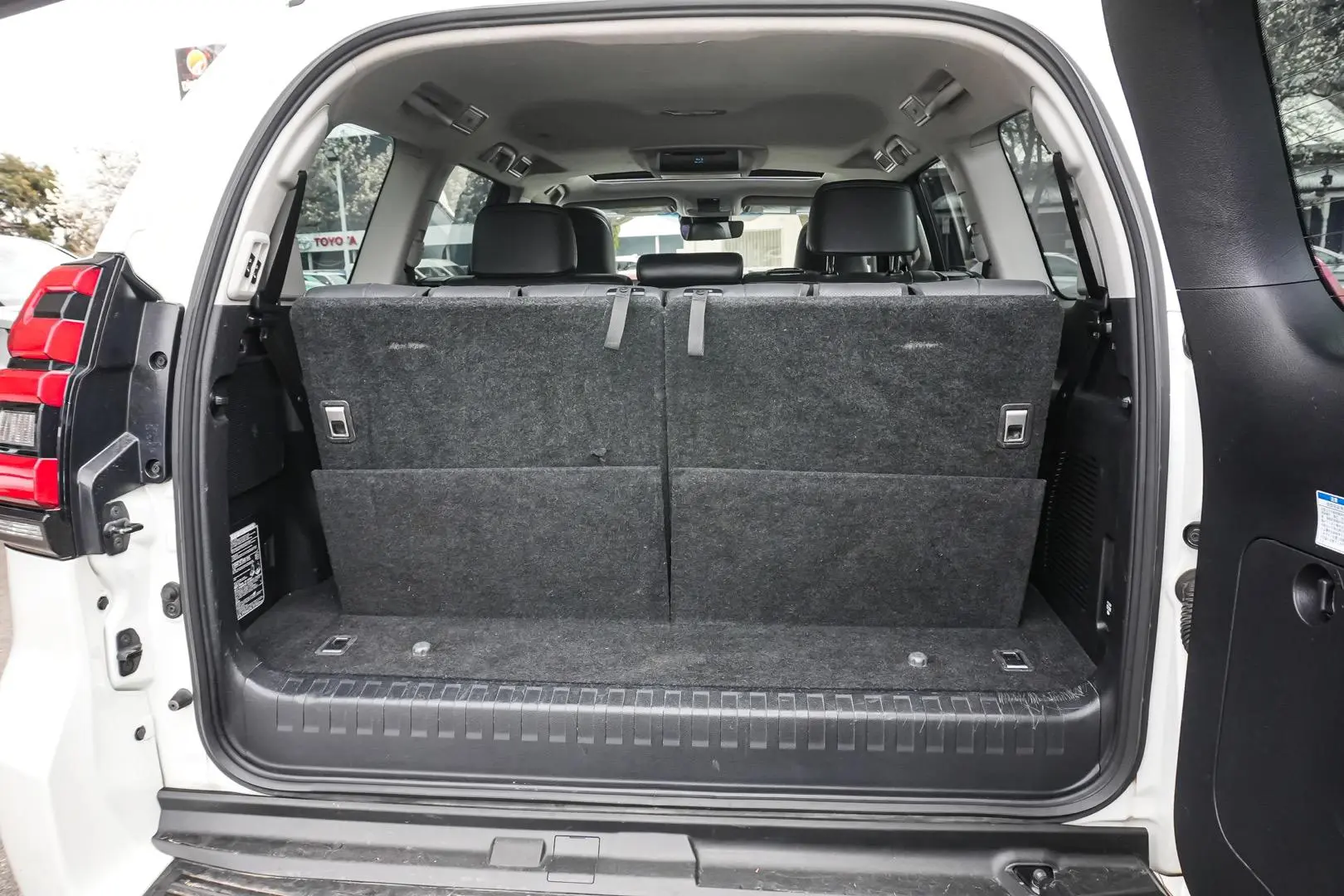 2019 Toyota Landcruiser Prado Gallery Image 11