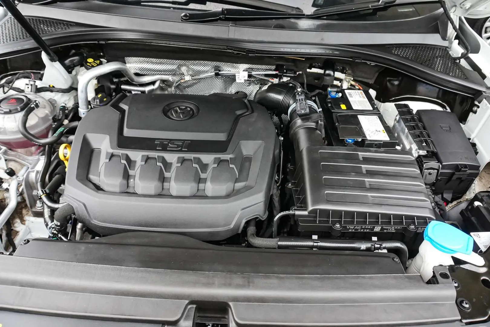 2022 Volkswagen Tiguan Gallery Image 23