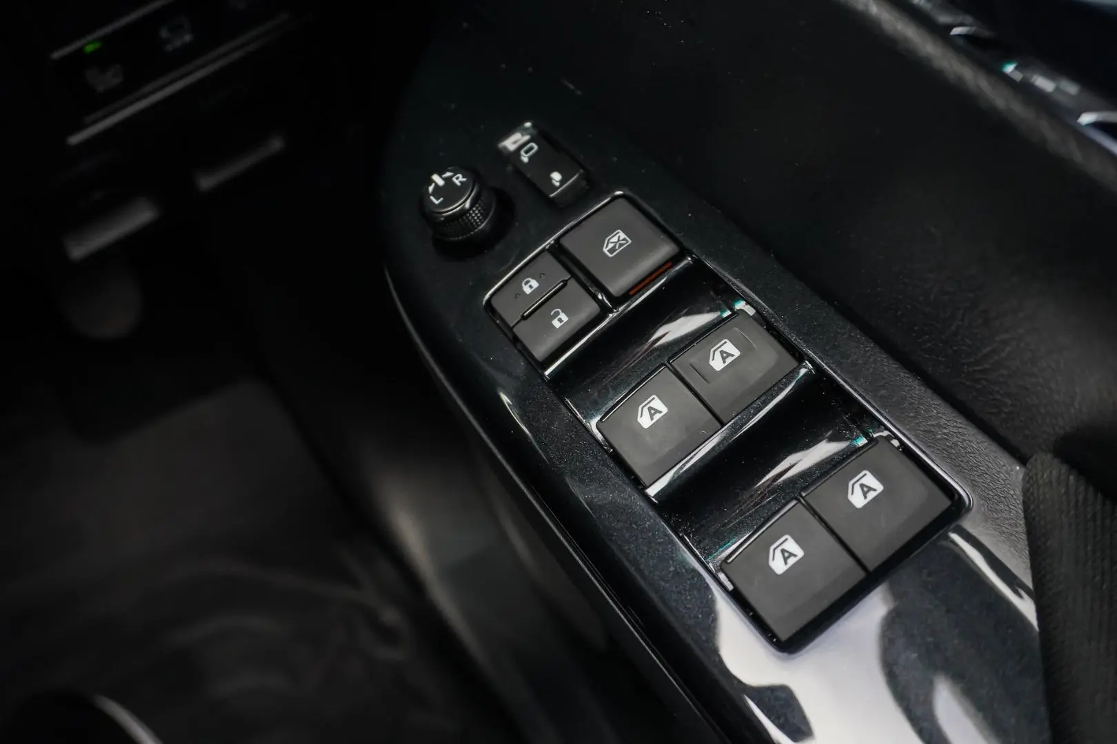 2024 Toyota Hilux Gallery Image 21