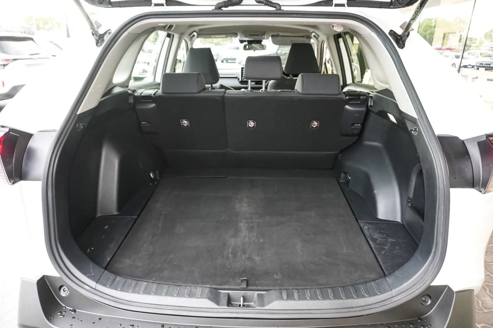 2022 Toyota RAV4 Gallery Image 11
