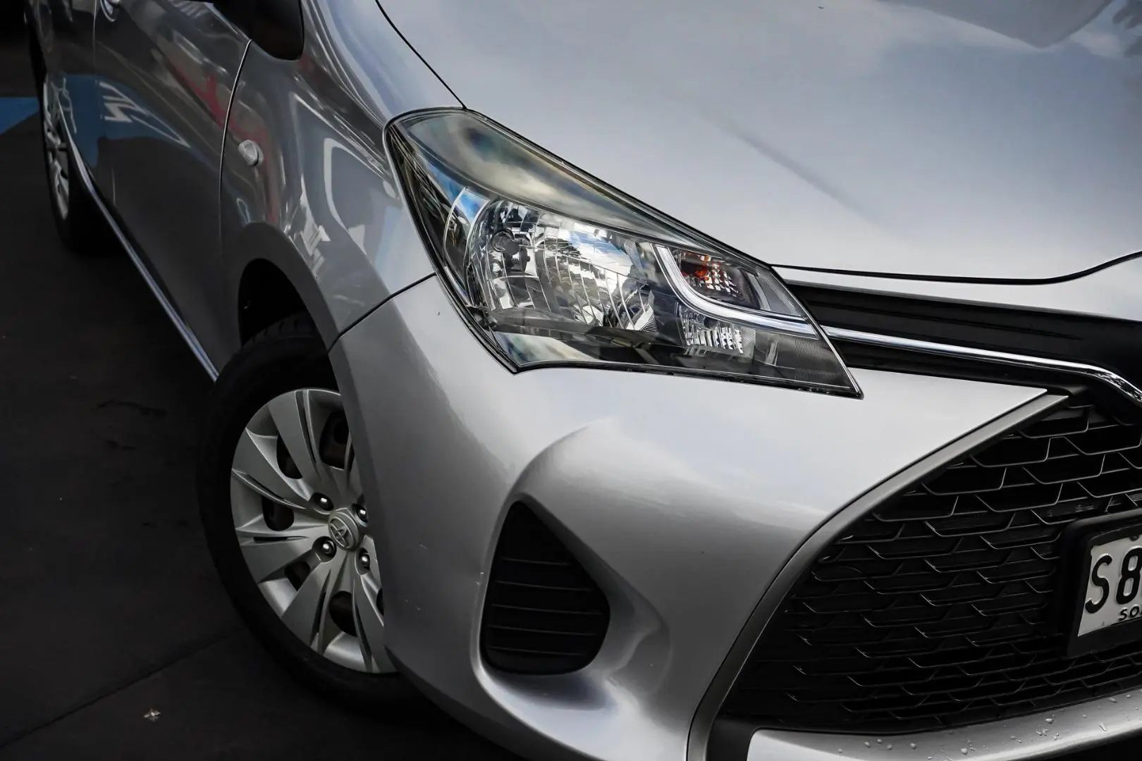 2016 Toyota Yaris Gallery Image 12