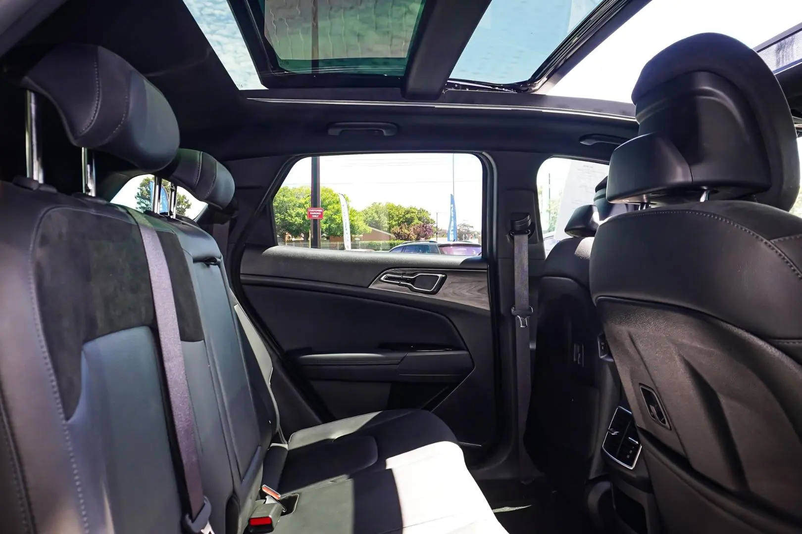 2023 Kia Sportage Gallery Image 8