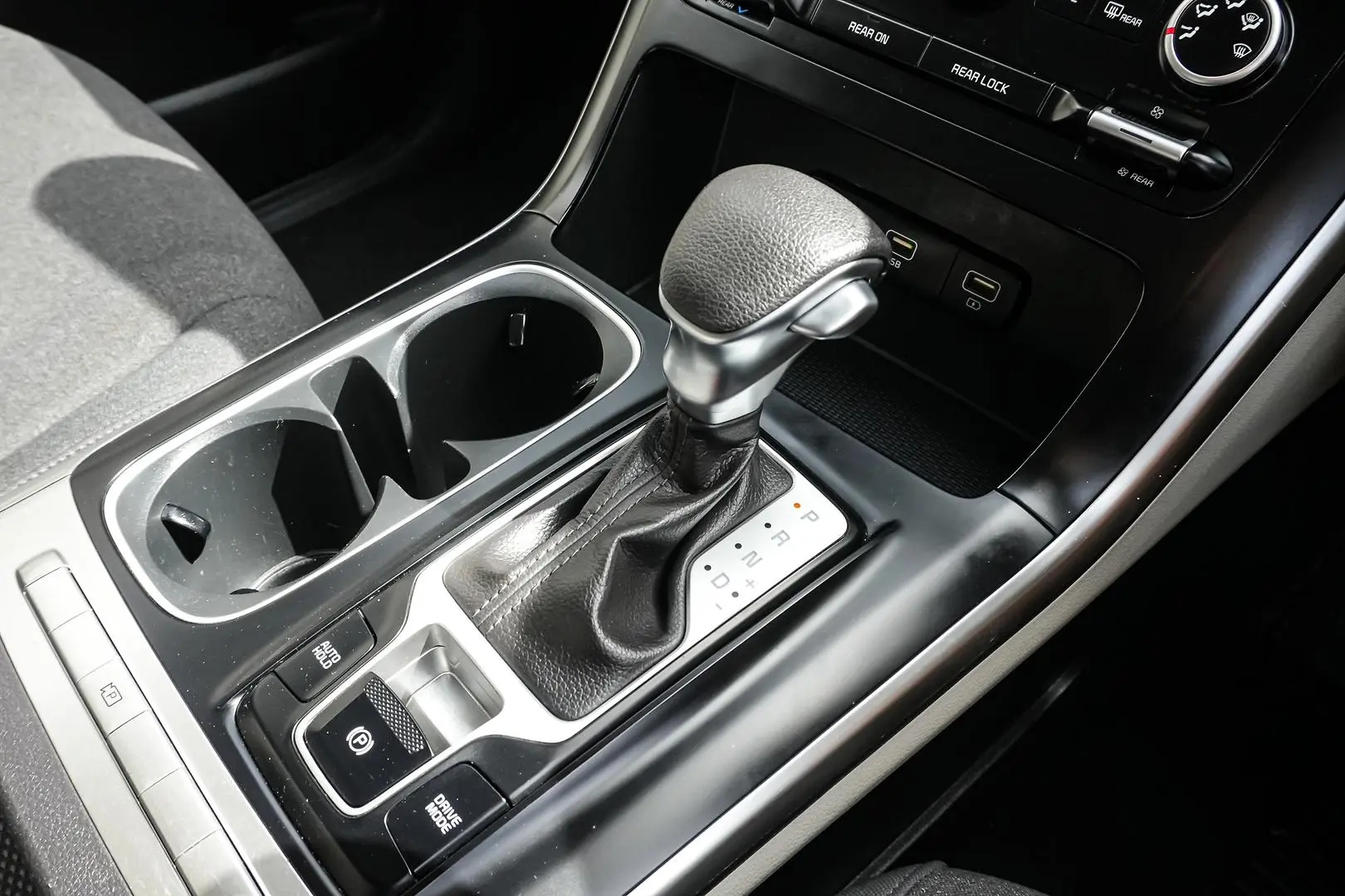 2022 Kia Carnival Gallery Image 18