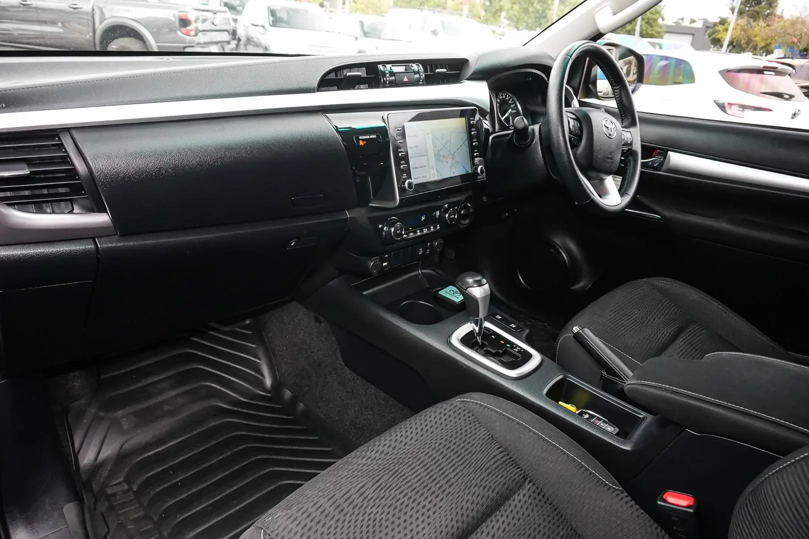 2021 Toyota Hilux Gallery Image 10
