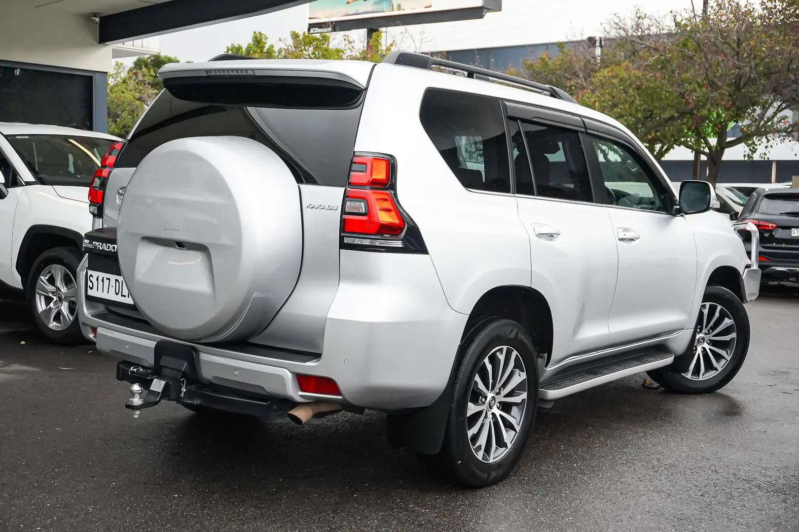 2022 Toyota Landcruiser Prado Gallery Image 3