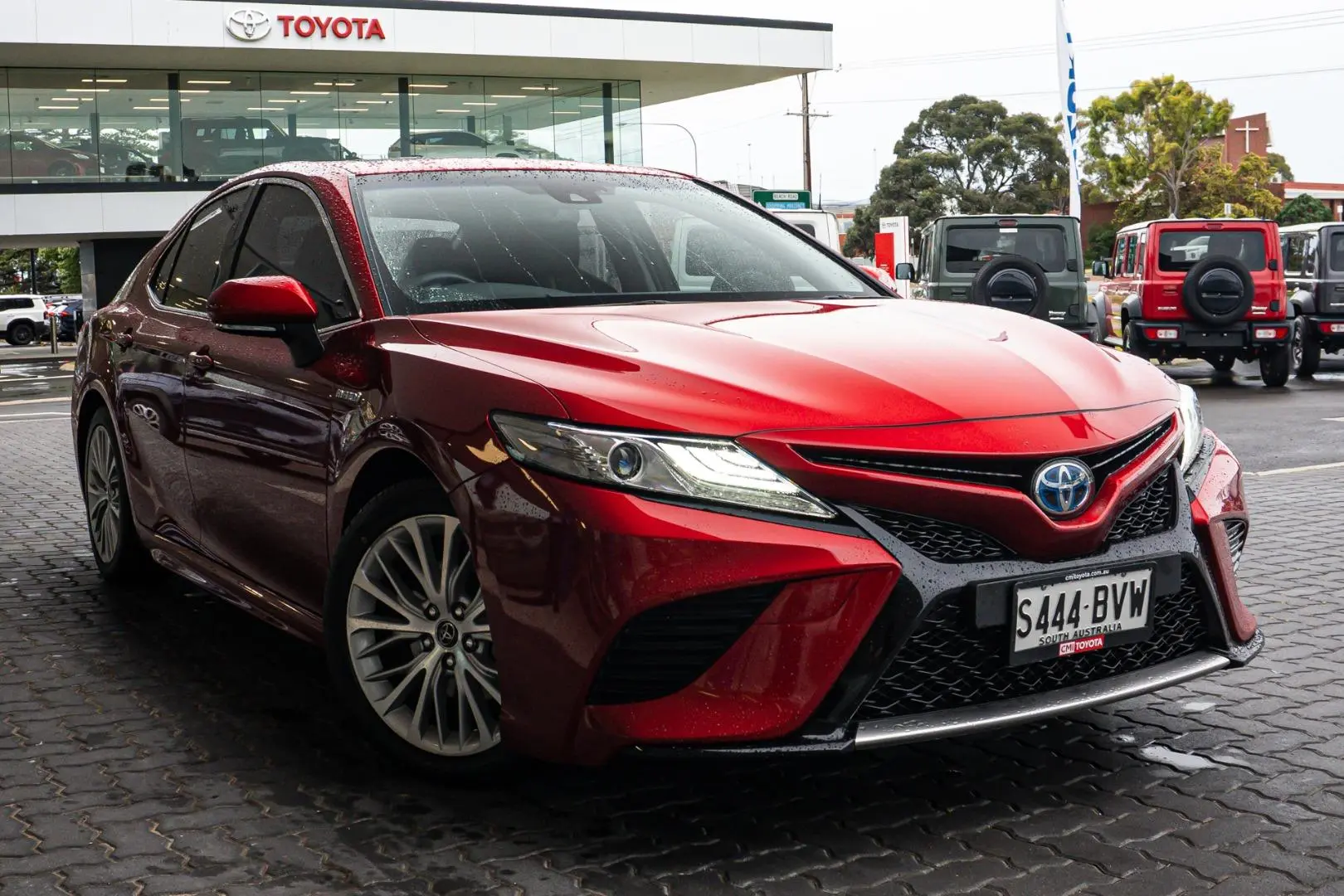 2018 Toyota Camry Gallery Image 2
