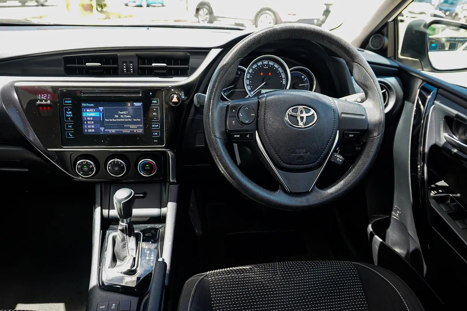 2018 Toyota Corolla Gallery Image 9