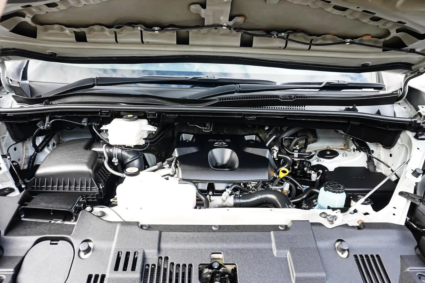 2022 Toyota Hiace Gallery Image 22