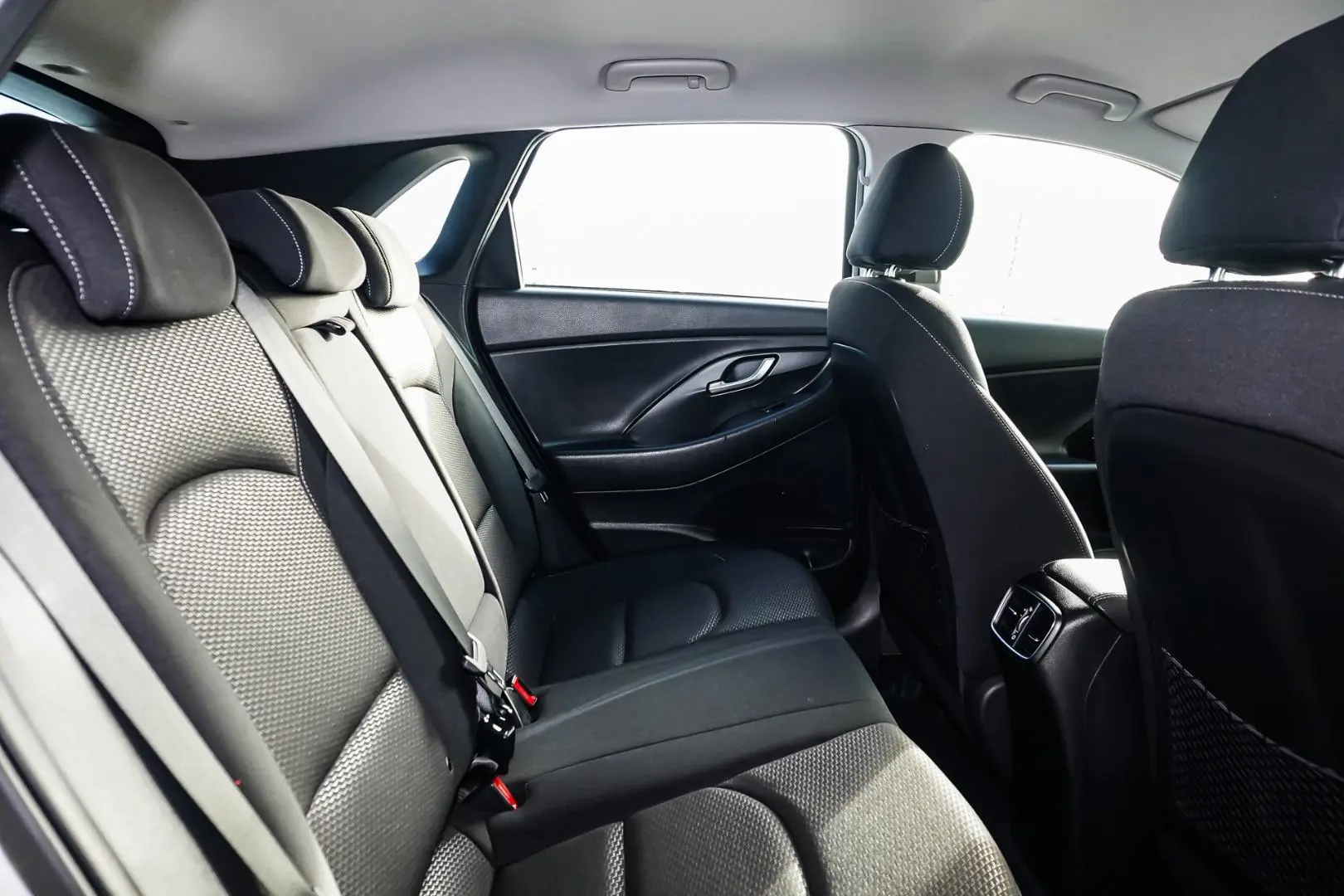 2022 Hyundai i30 Gallery Image 8
