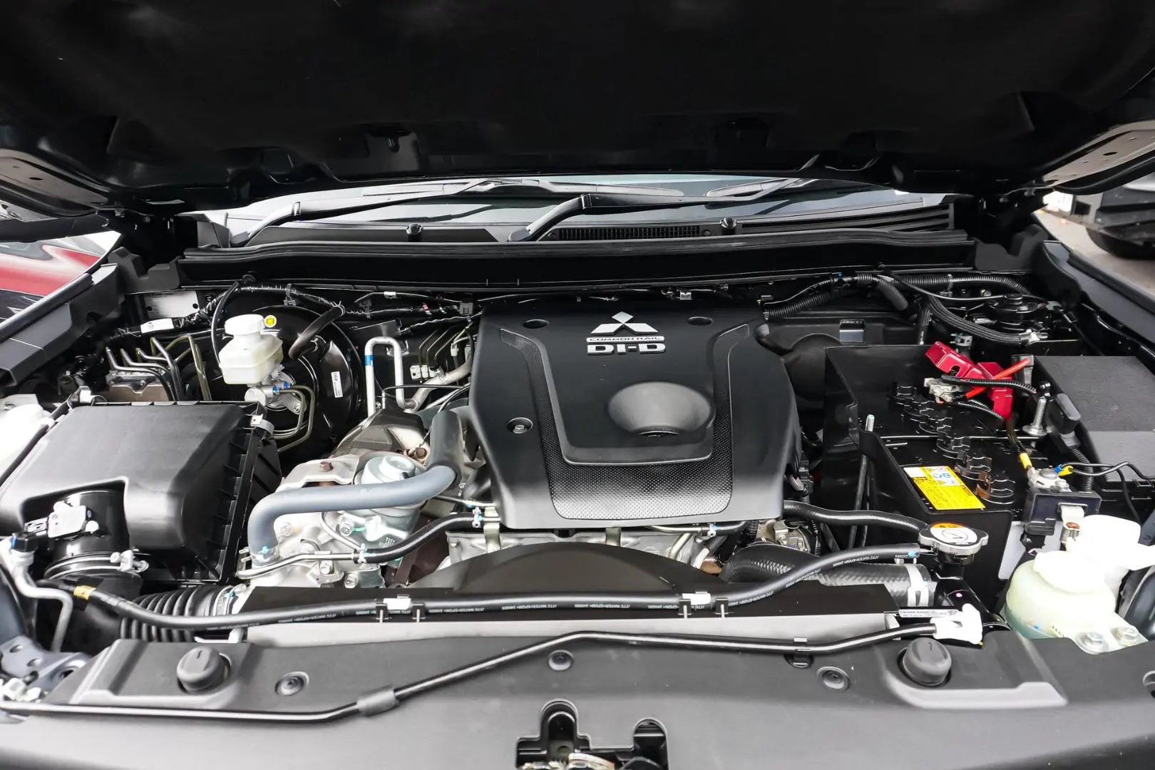 2024 Mitsubishi Pajero Sport Gallery Image 24