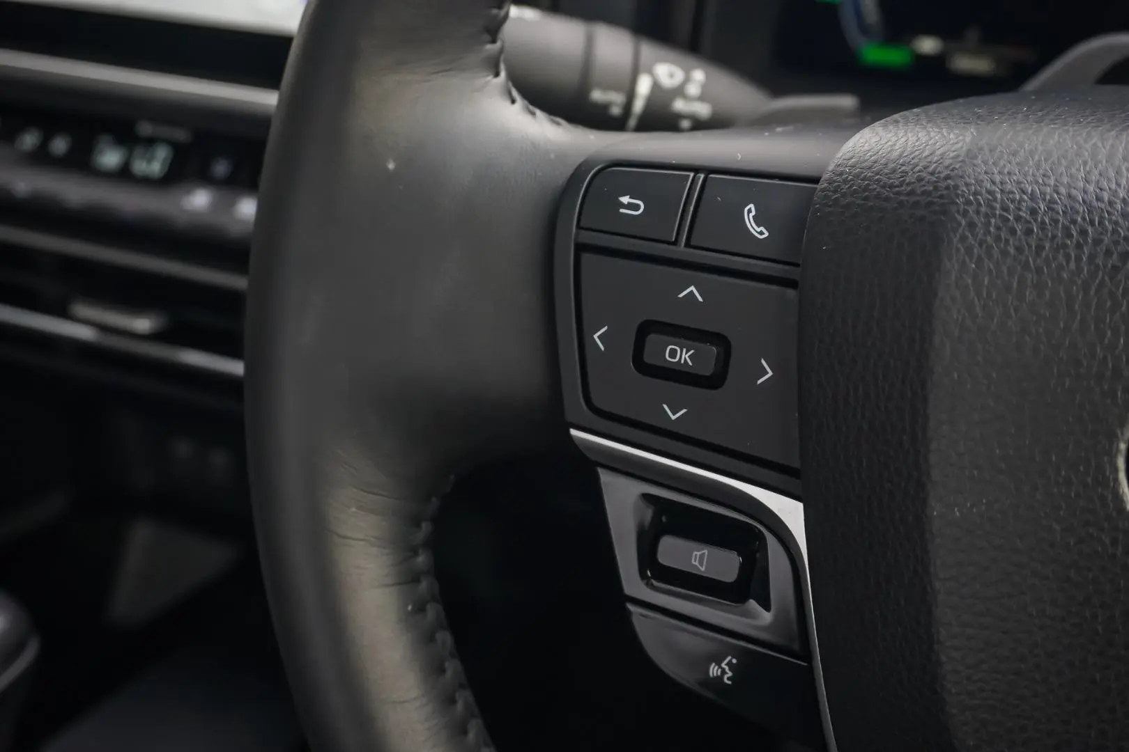 2025 Toyota Camry Gallery Image 19