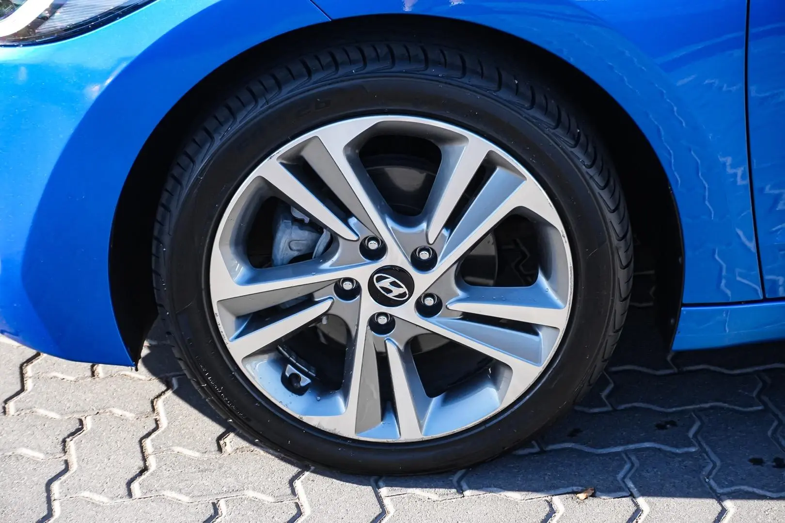 2016 Hyundai Elantra Gallery Image 10