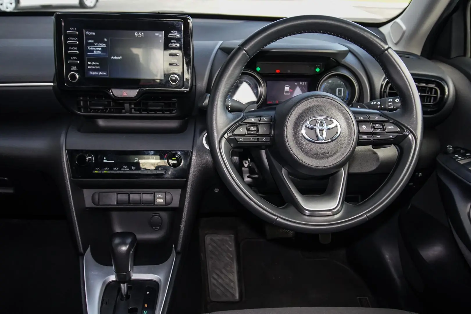 2021 Toyota Yaris Cross Gallery Image 8