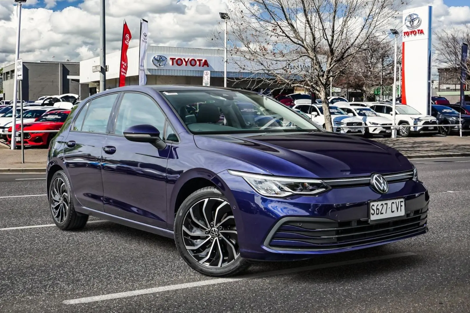 2023 Volkswagen Golf Image