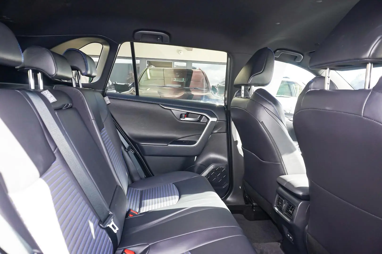 2024 Toyota RAV4 Gallery Image 7