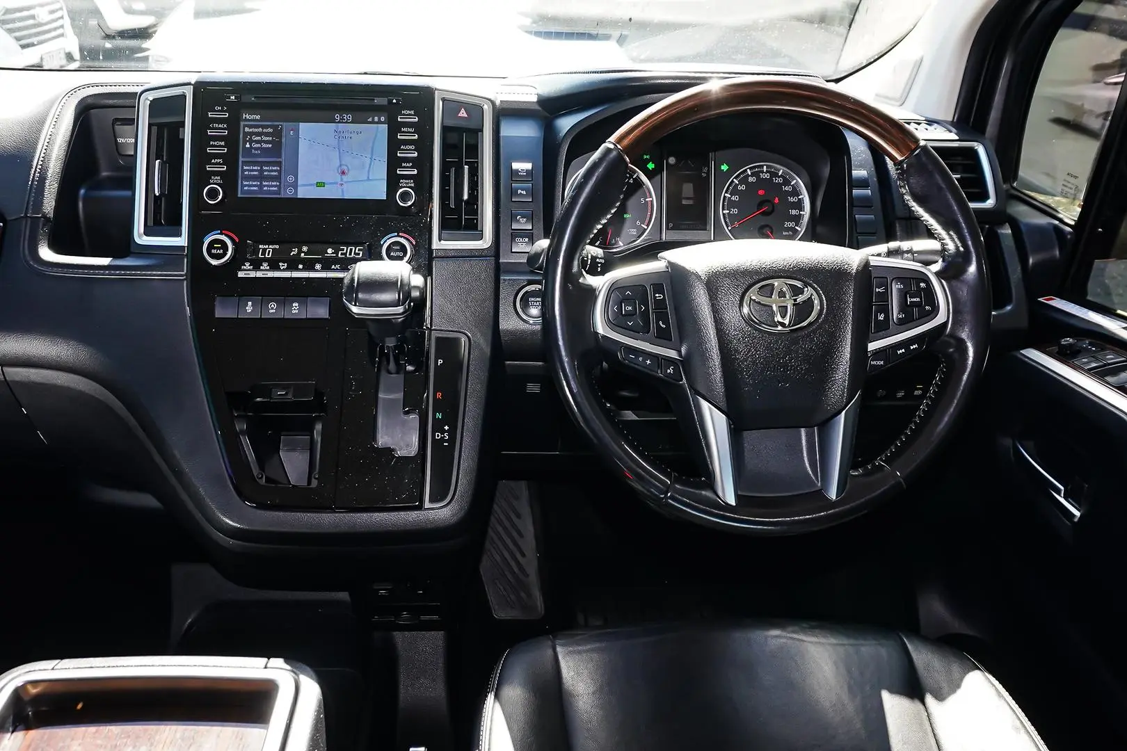 2019 Toyota Granvia Gallery Image 9