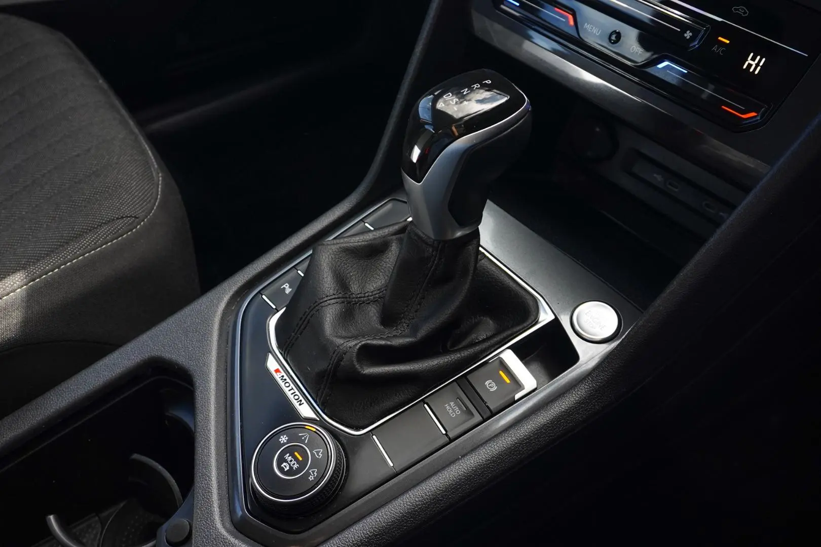 2022 Volkswagen Tiguan Gallery Image 21