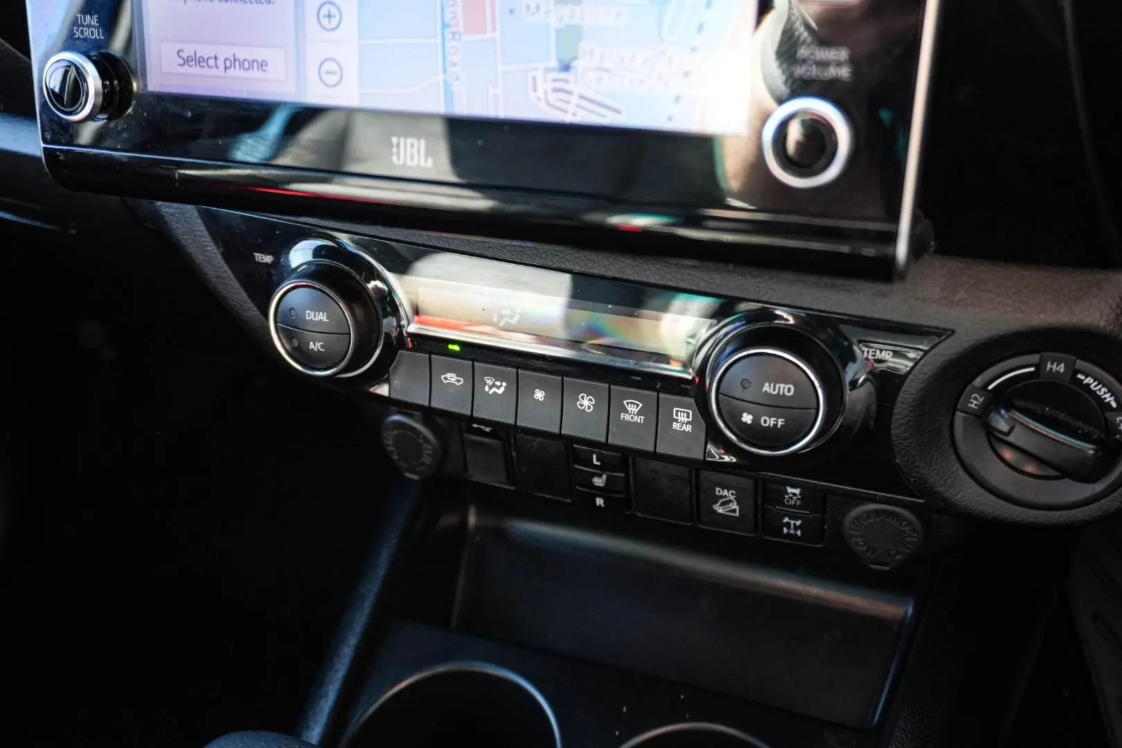 2022 Toyota Hilux Gallery Image 23
