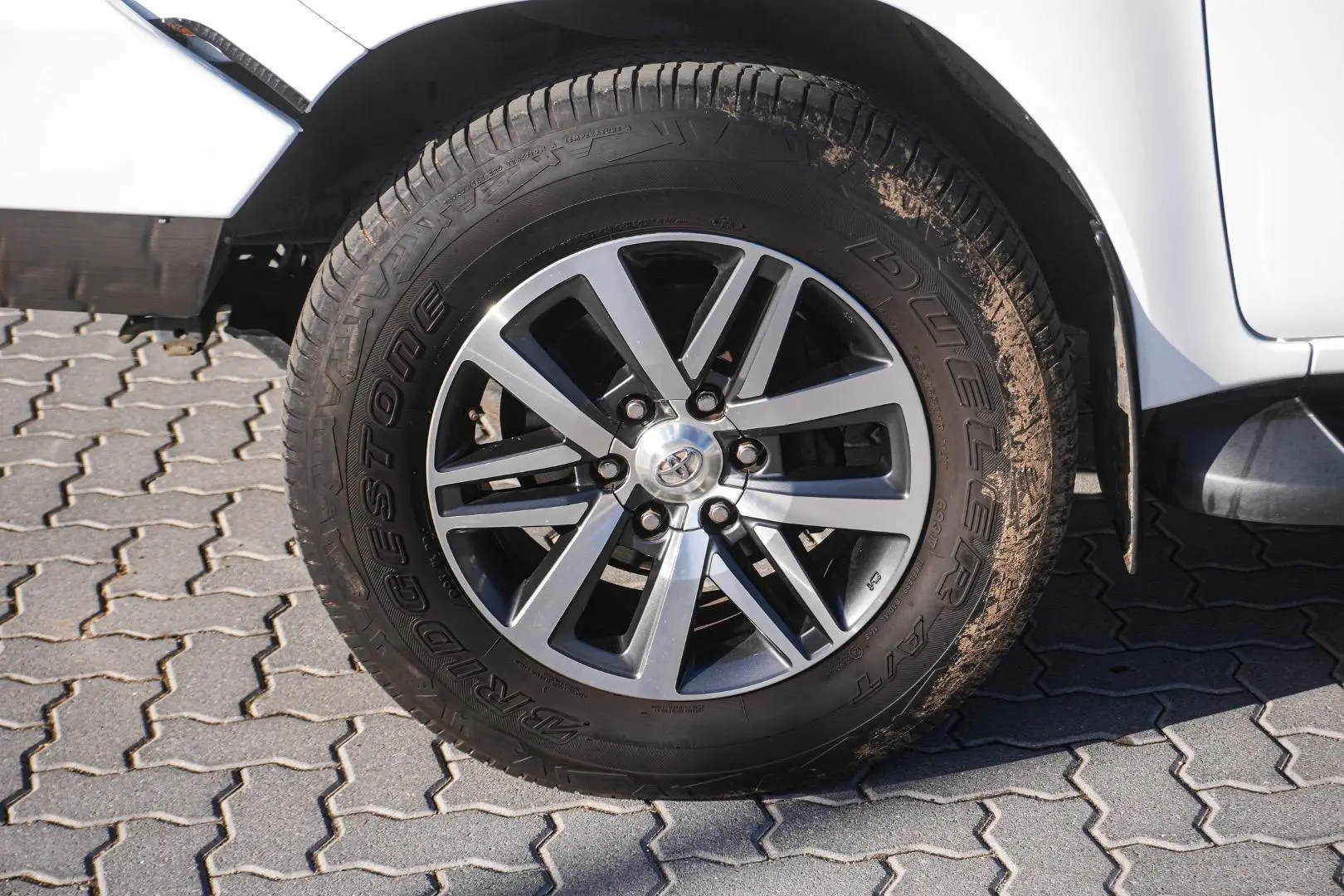 2017 Toyota Hilux Gallery Image 12