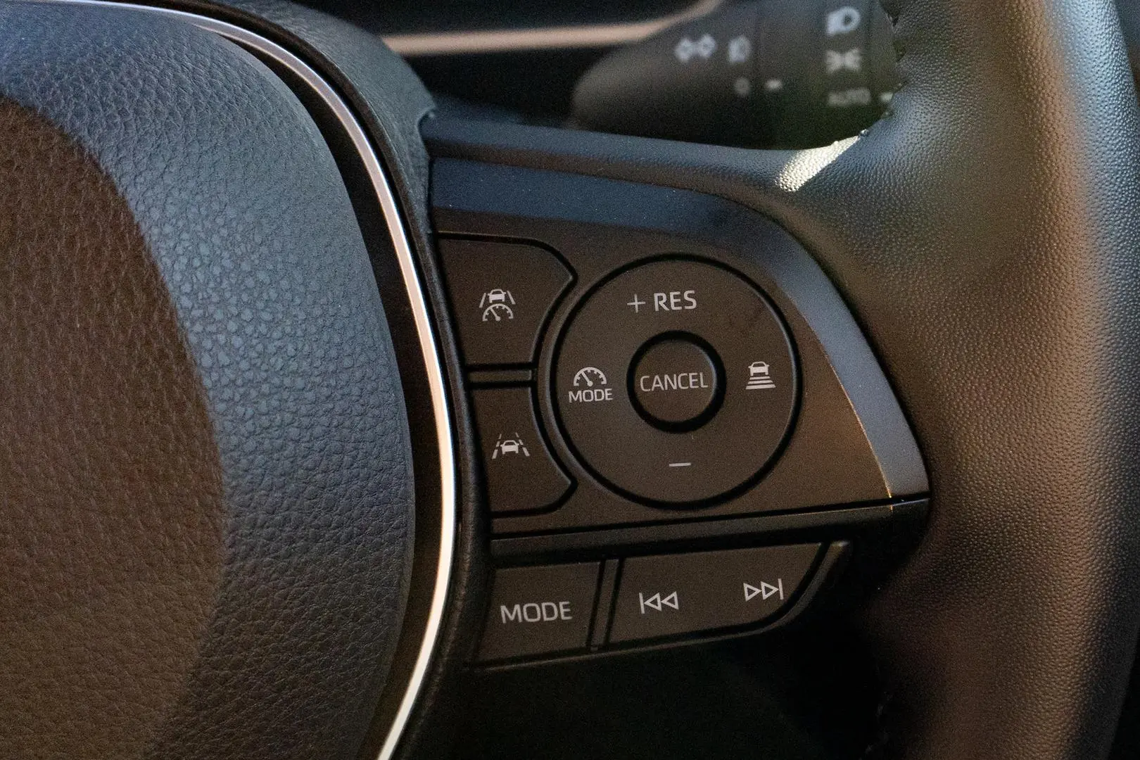 2025 Toyota Corolla Cross Gallery Image 18