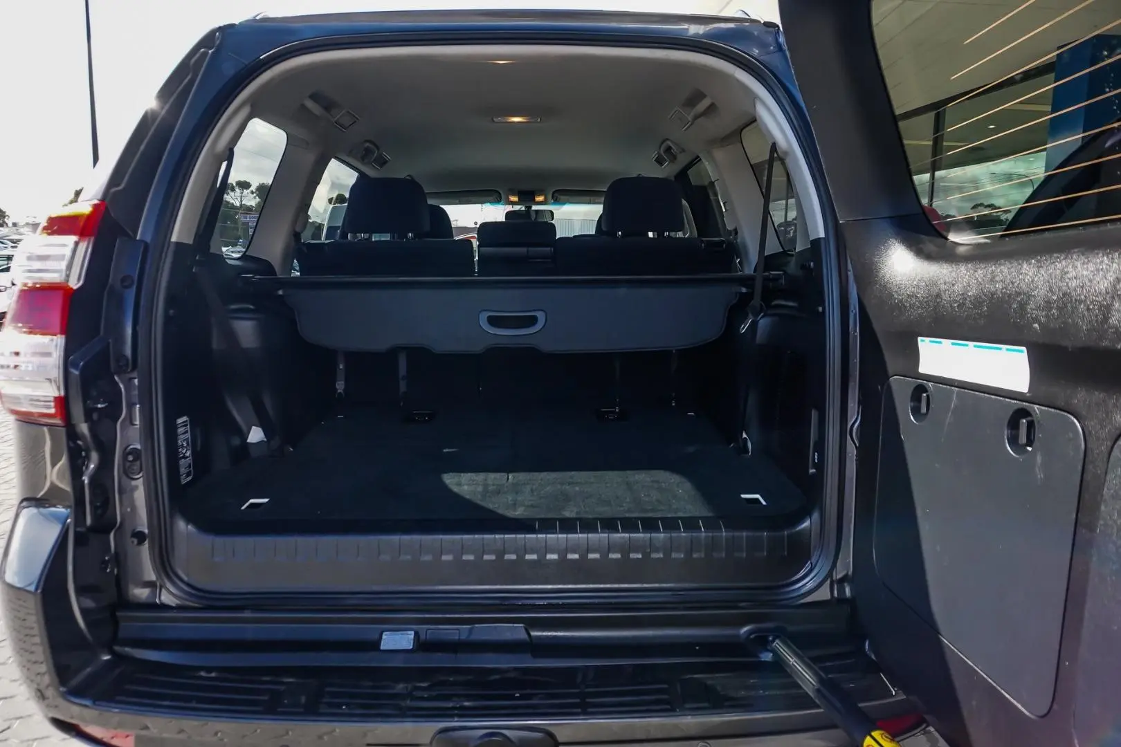 2017 Toyota Landcruiser Prado Gallery Image 10
