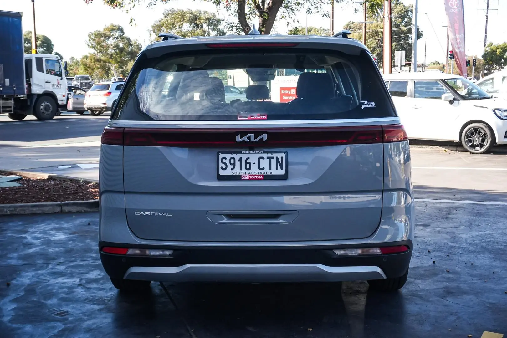 2022 Kia Carnival Gallery Image 6